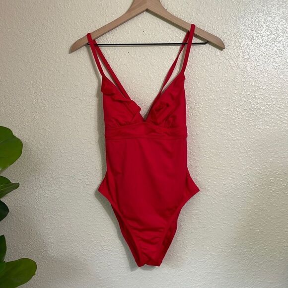 Shade & Shore ruffle swimsuit - Picture 3 of 15